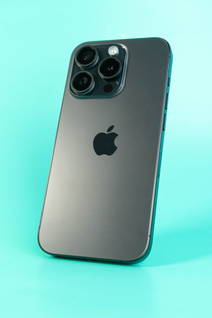 iPhone 15 Pro 256GB - ブラックチタニウム - Simフリー-バッテリー100%