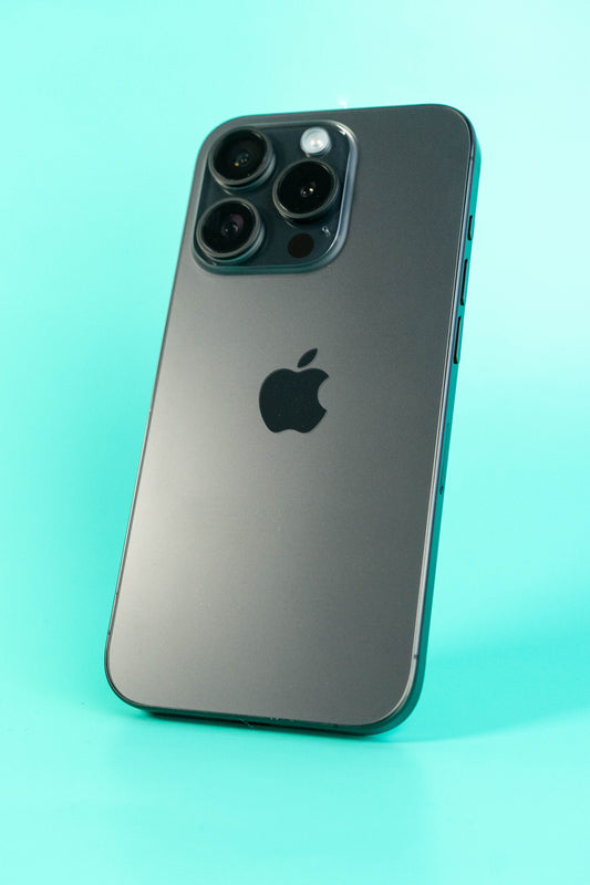 iPhone 15 Pro 256GB - ブラックチタニウム - Simフリー-バッテリー100%