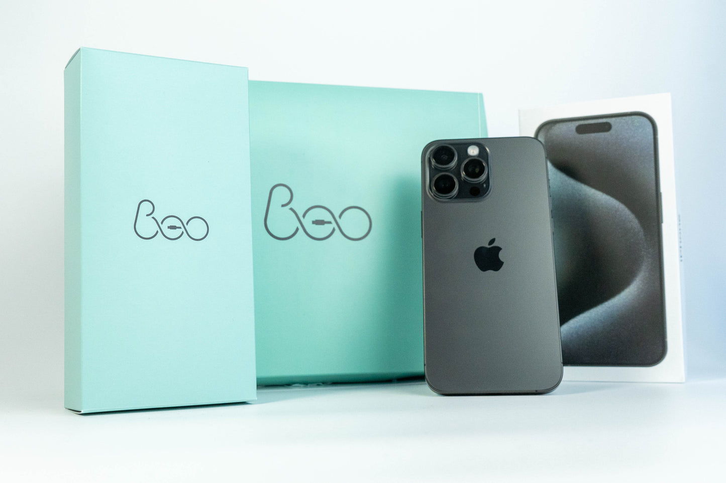 iPhone 15 Pro 256GB - ブラックチタニウム - Simフリー-バッテリー100%